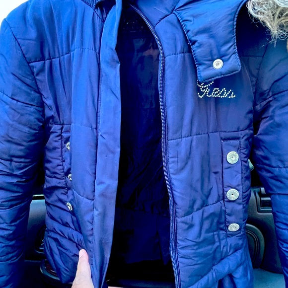 Guess - Picture 1 of 4